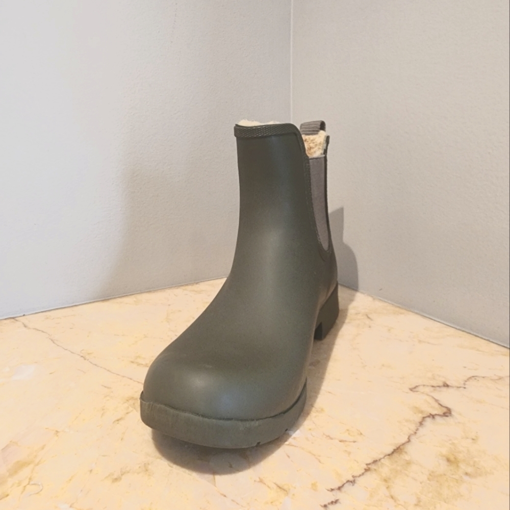Chooka Eastlake Chelsea Boots